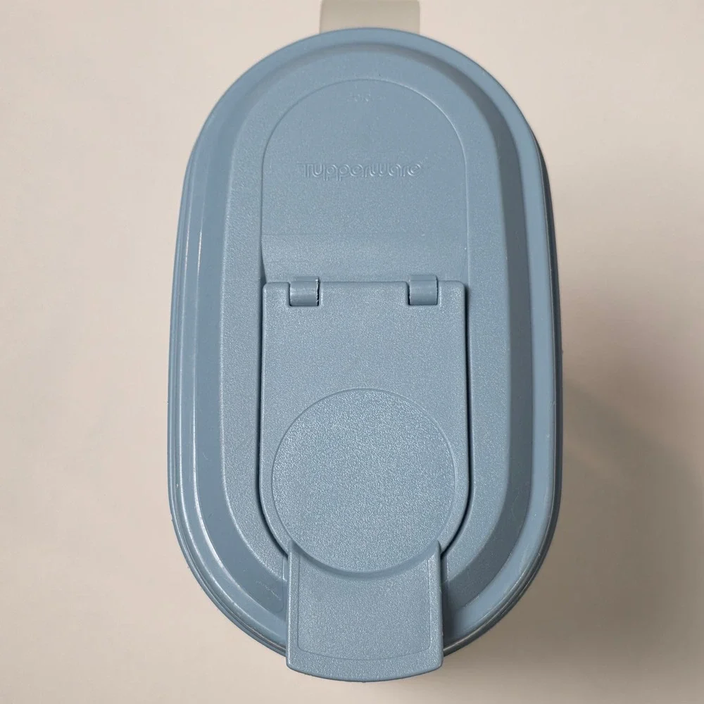 Tupperware Slimline Pitcher 2 Qt‎ Blue Frosted Flip Top Lid 2009B-1 MADE IN USA